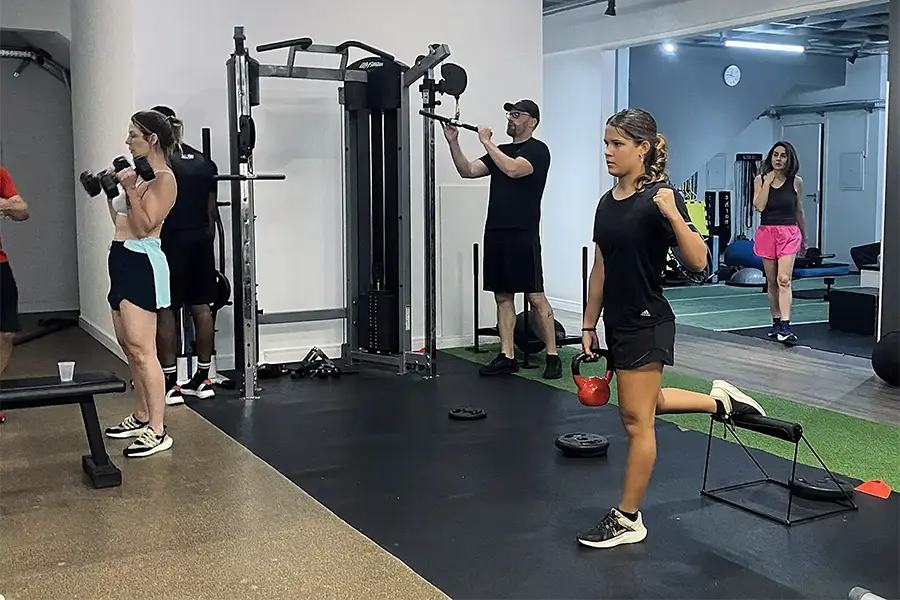Quais academias oferecem treino funcional em Florianópolis?