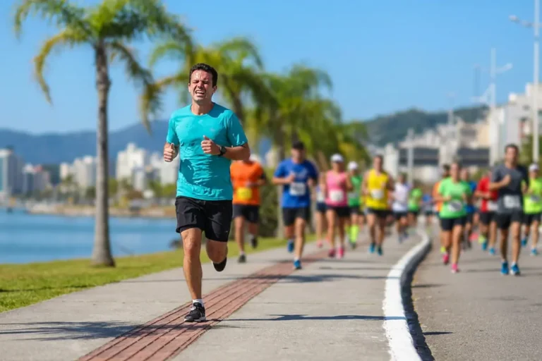As 6 lesões mais comuns em corredores: o que são, como tratar e como evitar