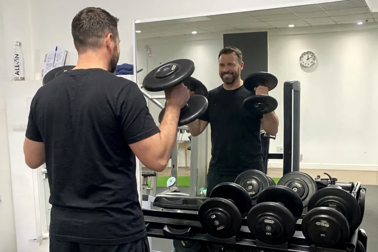 É possível ganhar massa muscular depois dos 40 anos?